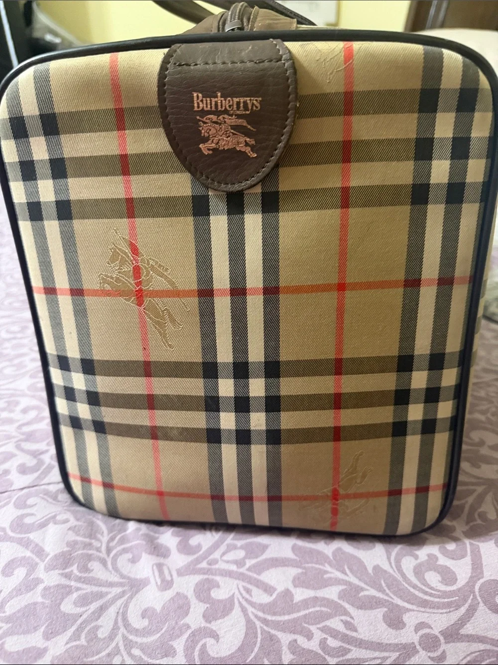 Vintage Burberry canvas Boston 45 travel bag.
